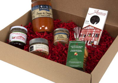 Packshot photo coffrets de produits locaux réalisé par le Studio Zuma